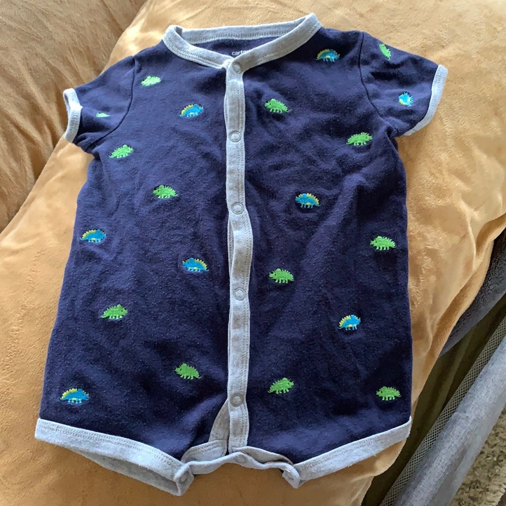 Carter’s full snap dinosaur onesie